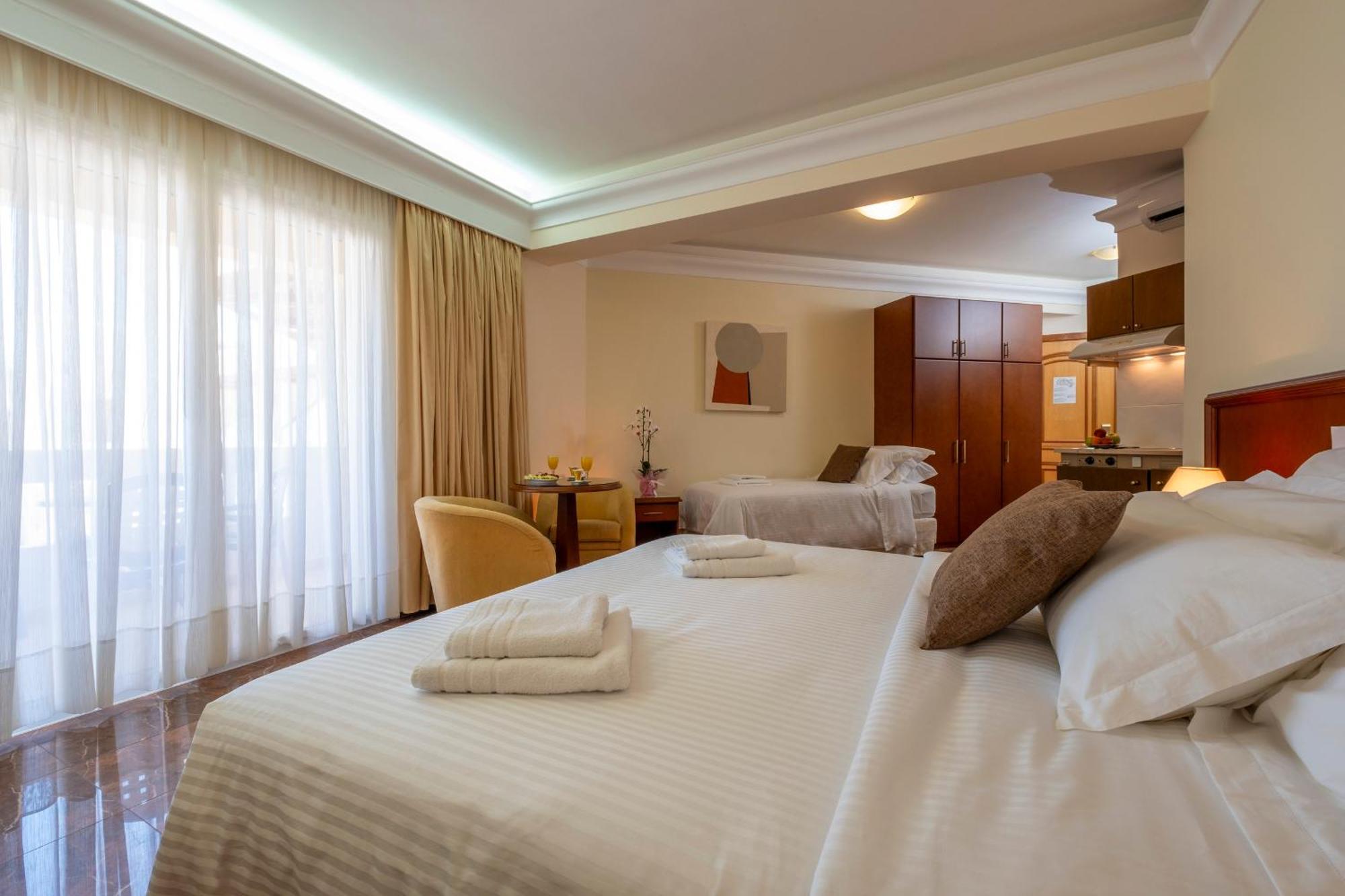 Porto Alegre Hotel Kalamaki Buitenkant foto