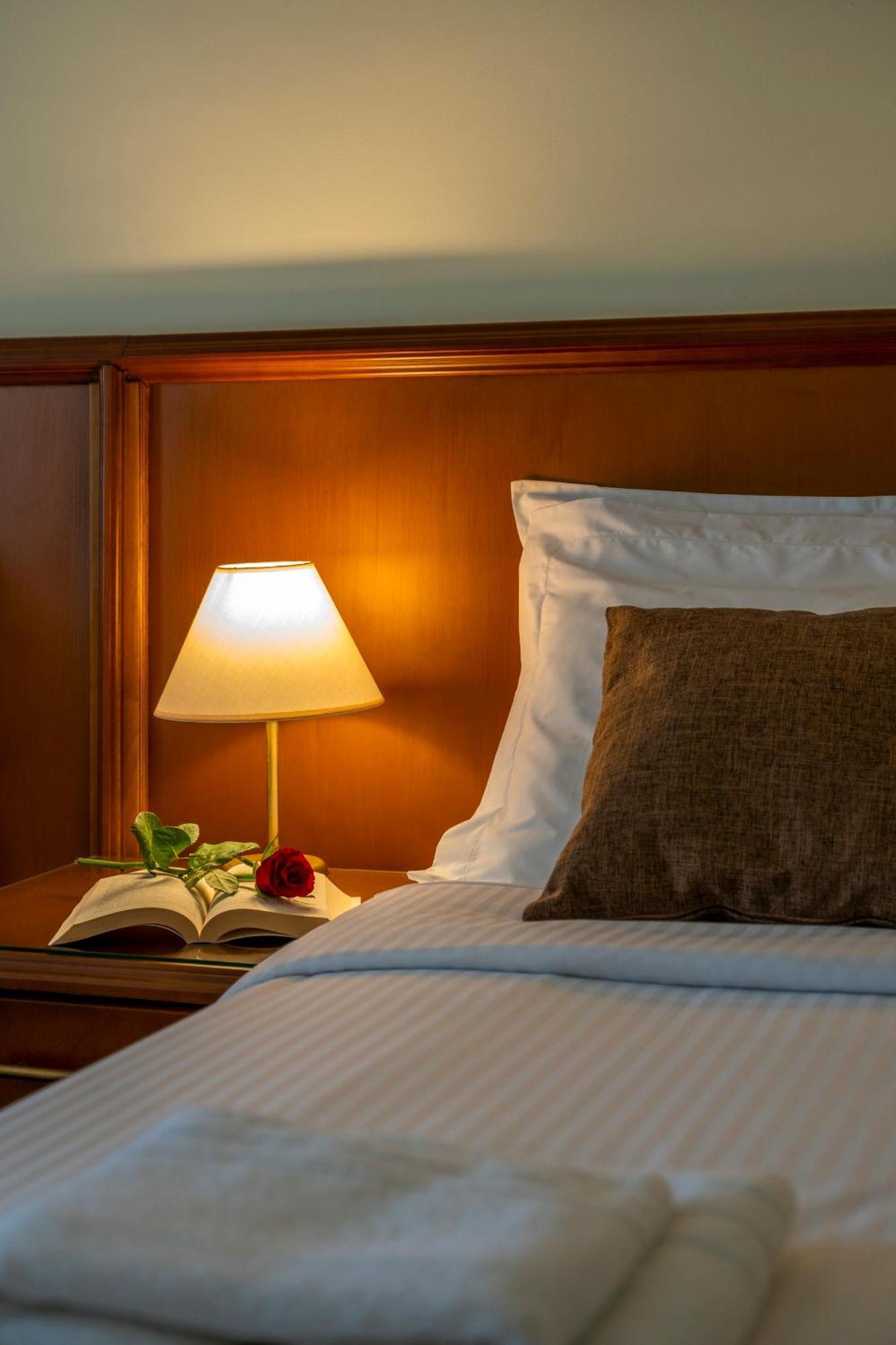 Porto Alegre Hotel Kalamaki Buitenkant foto