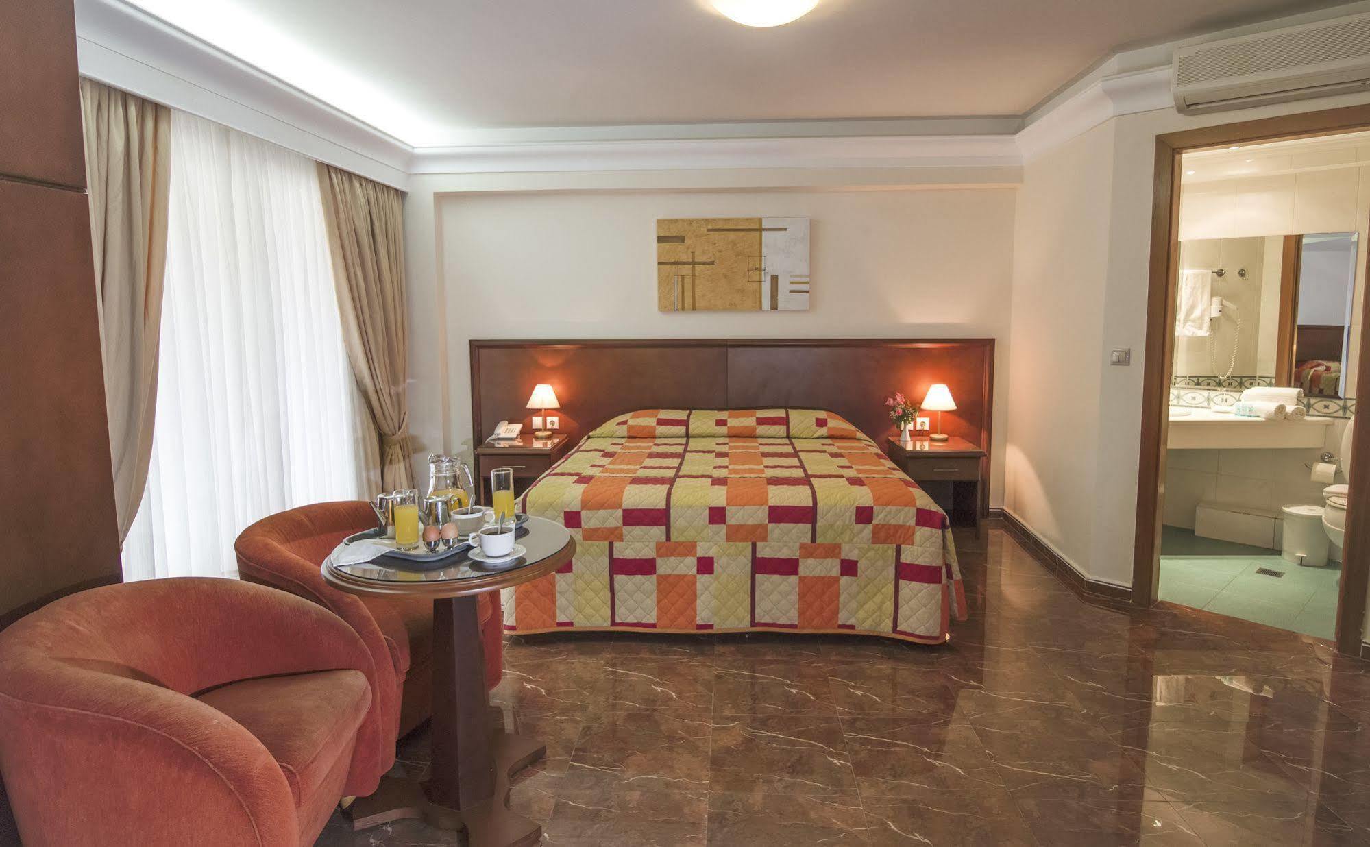 Porto Alegre Hotel Kalamaki Buitenkant foto
